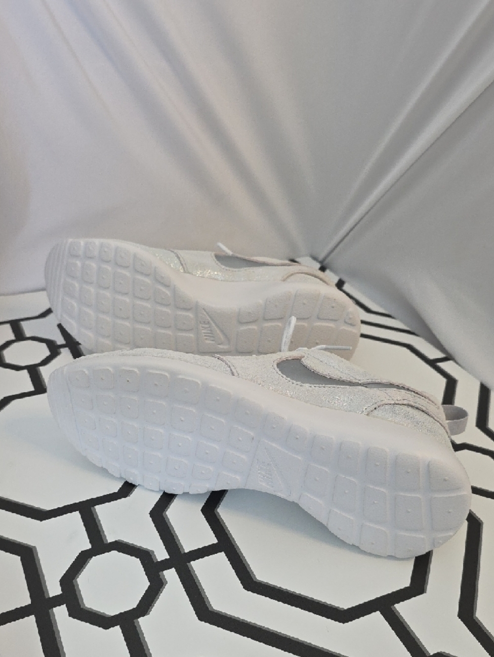 Nike White/Silver Glitter Low-Top Sneakers with Silver Swoosh - Picture 4 of 6